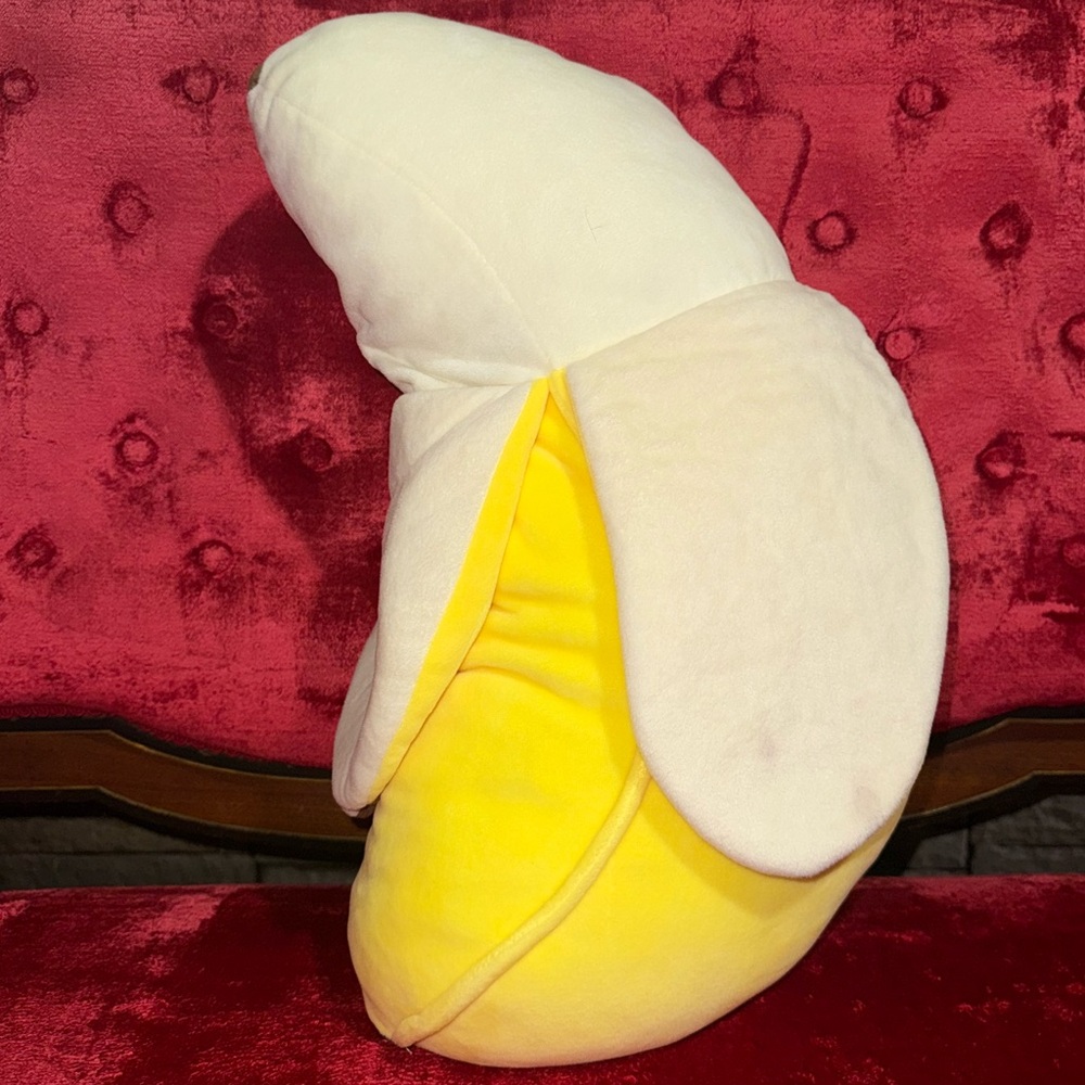 Mochipuni Banana Plush